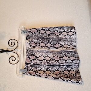 Altar'd State Taupe/Blk Snake Pattern Skirt Excellent Condition NWOT Size Small